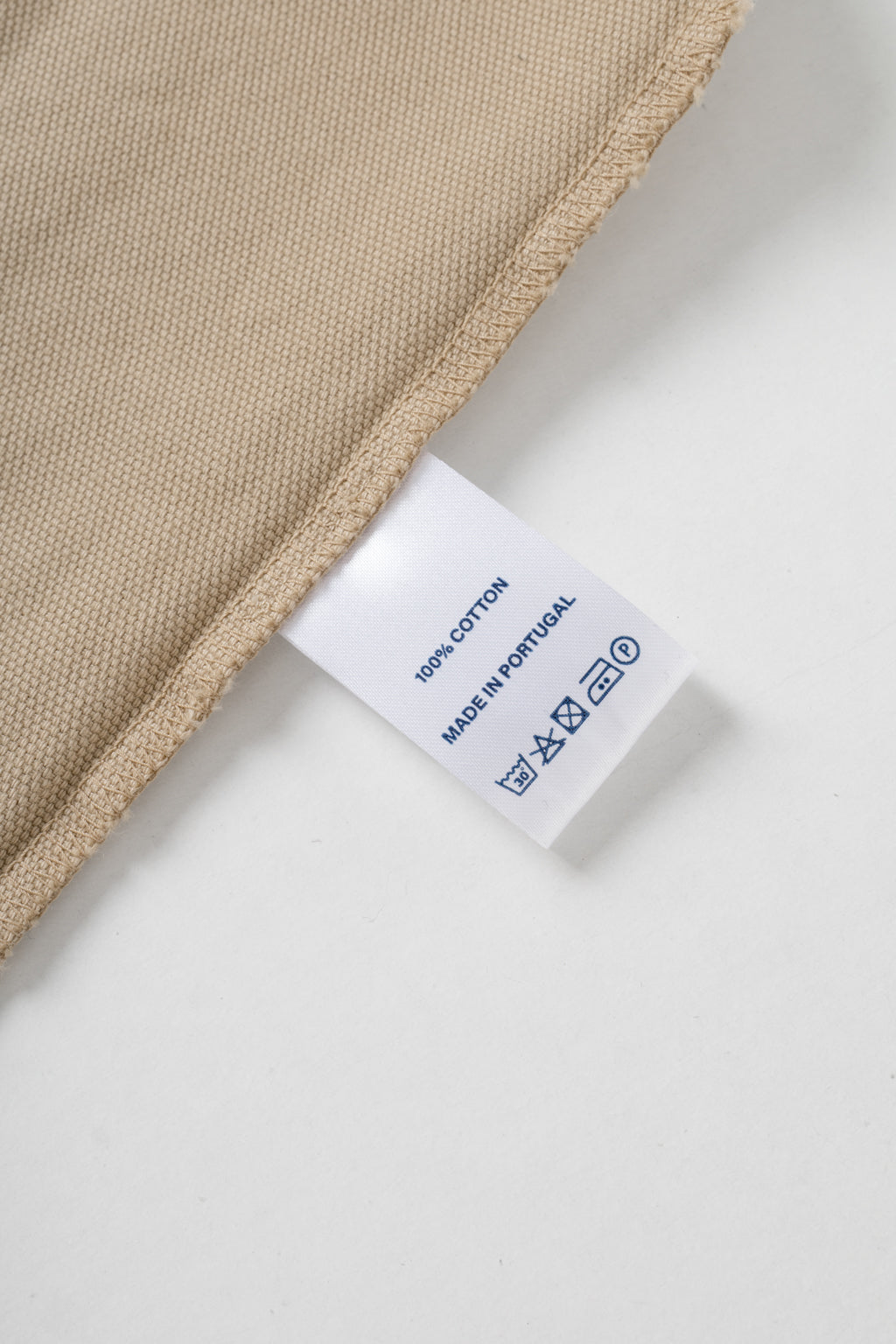 pusstiera tote bag An elegant sustainable cotton canvas tote bag, eco-friendly, premium Swedish design with Scandinavian quality, made in Europe, in limited edition numbered bags. carelabel, washing tag, care instructions